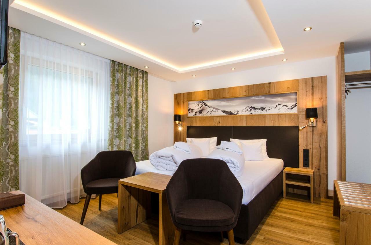 Hotel Garni Siegele - Inklusive Silvretta-Card Premium Ischgl Eksteriør billede